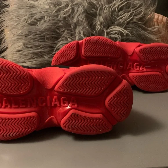 Balenciaga’s triple S - Picture 2 of 5